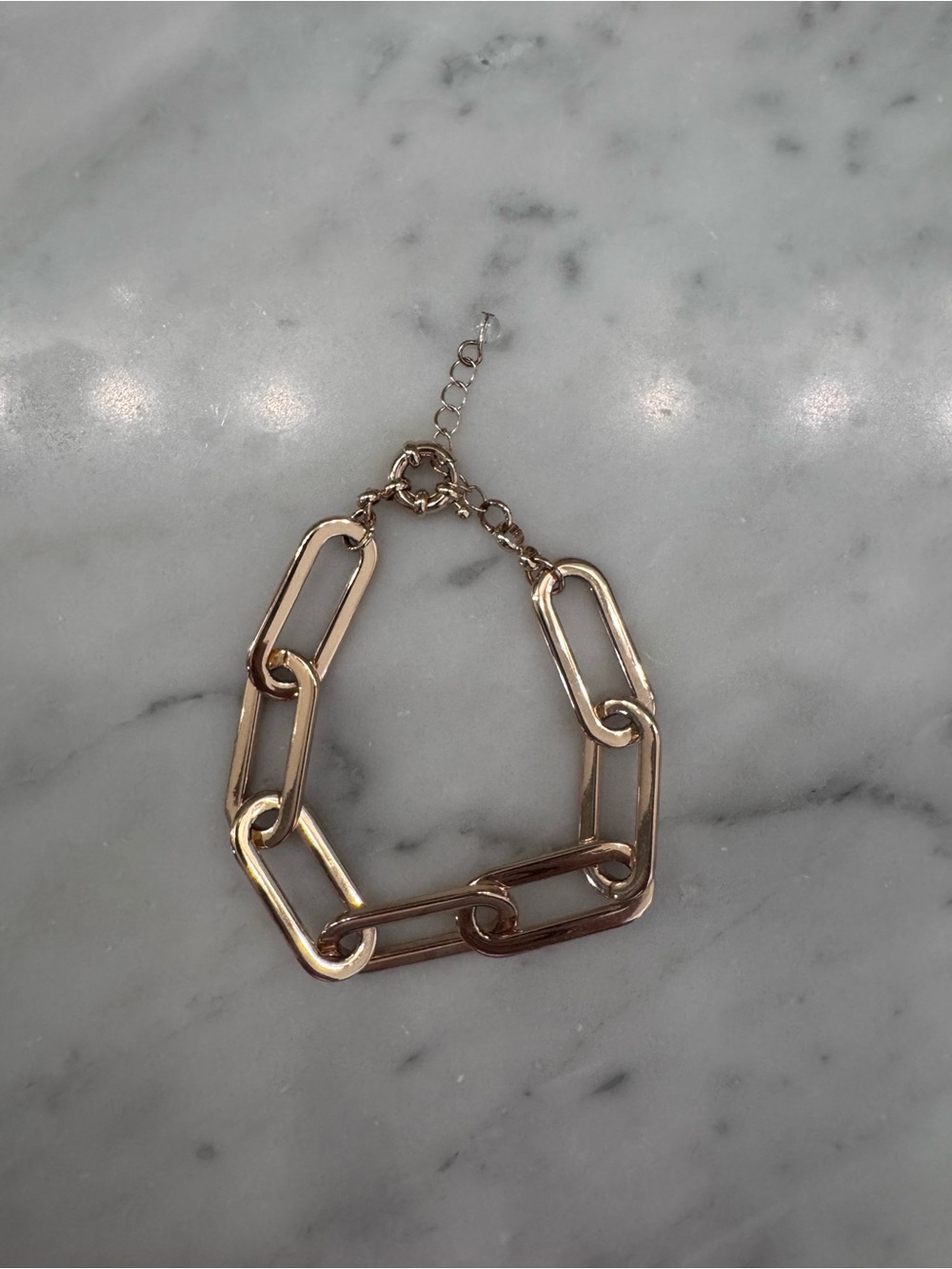 Gold Chain-Link Bracelet - Women's Fashion Jewelry